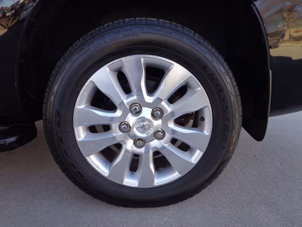 2008 Toyota Sequoia - 5TDBY67A68S004579 - Image #10