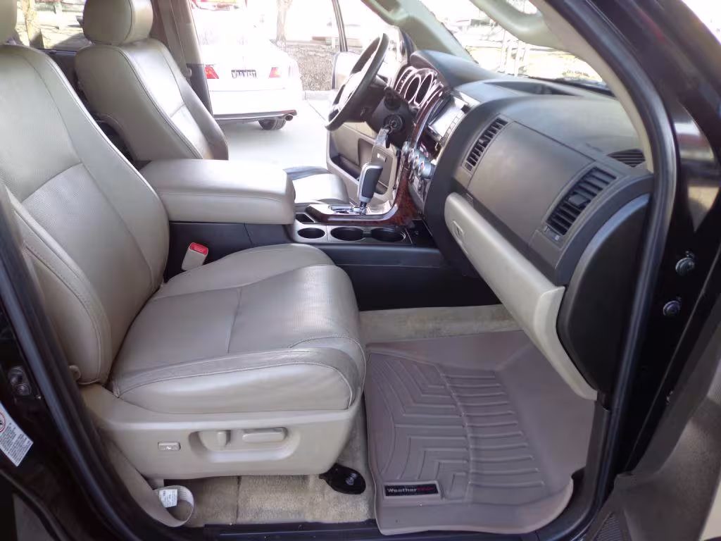 2008 Toyota Sequoia - 5TDBY67A68S004579 - Image #15