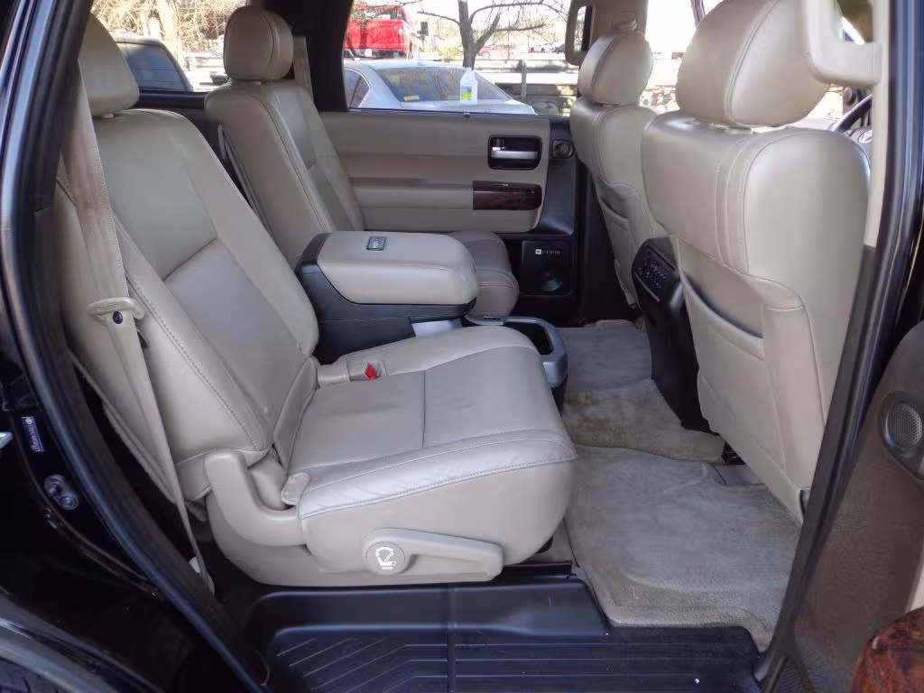 2008 Toyota Sequoia - 5TDBY67A68S004579 - Image #18