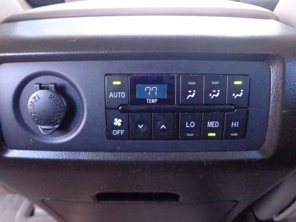2008 Toyota Sequoia - 5TDBY67A68S004579 - Image #23