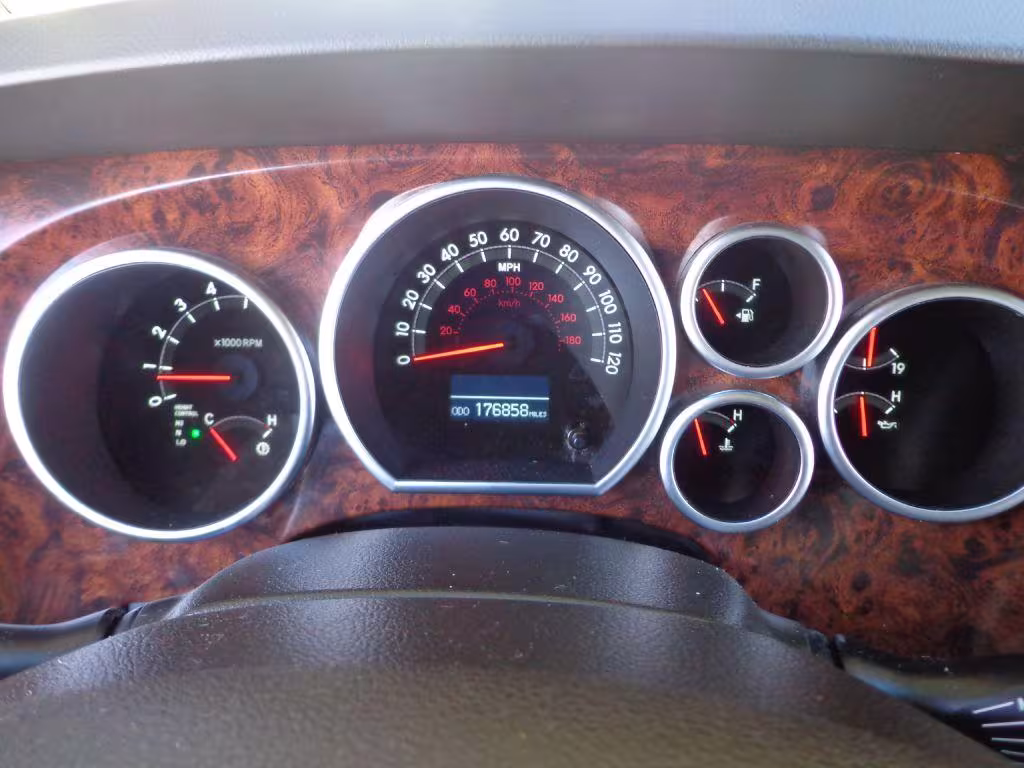 2008 Toyota Sequoia - 5TDBY67A68S004579 - Image #29