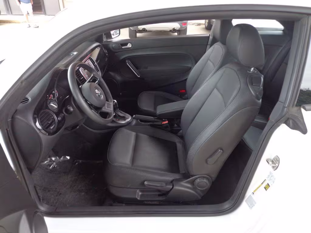 2016 Volkswagen Beetle - 3VWF17AT5GM608948 - Image #13