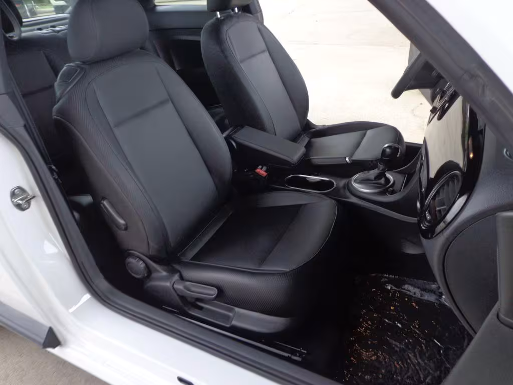 2016 Volkswagen Beetle - 3VWF17AT5GM608948 - Image #17