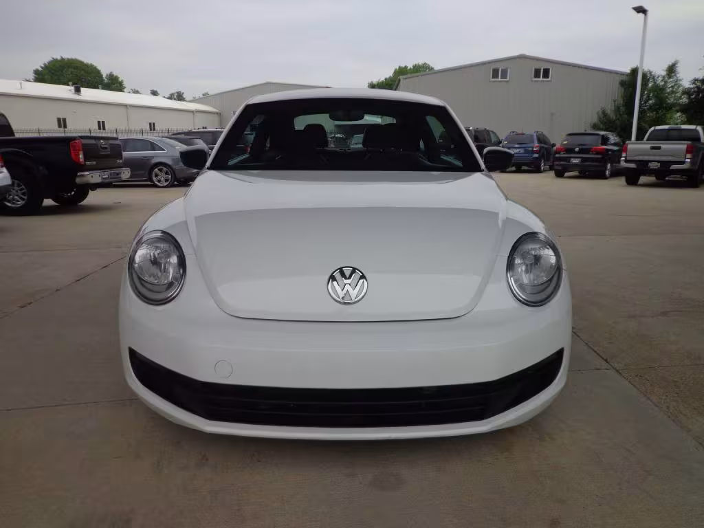 2016 Volkswagen Beetle - 3VWF17AT5GM608948 - Image #2