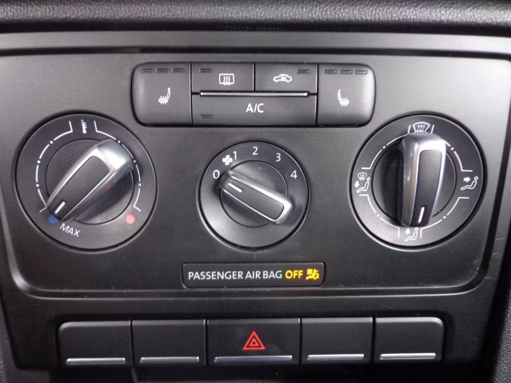 2016 Volkswagen Beetle - 3VWF17AT5GM608948 - Image #20