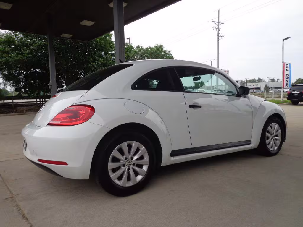 2016 Volkswagen Beetle - 3VWF17AT5GM608948 - Image #4